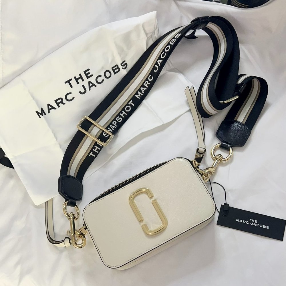 Marc Jacobs Black/Cream Snapshot purse